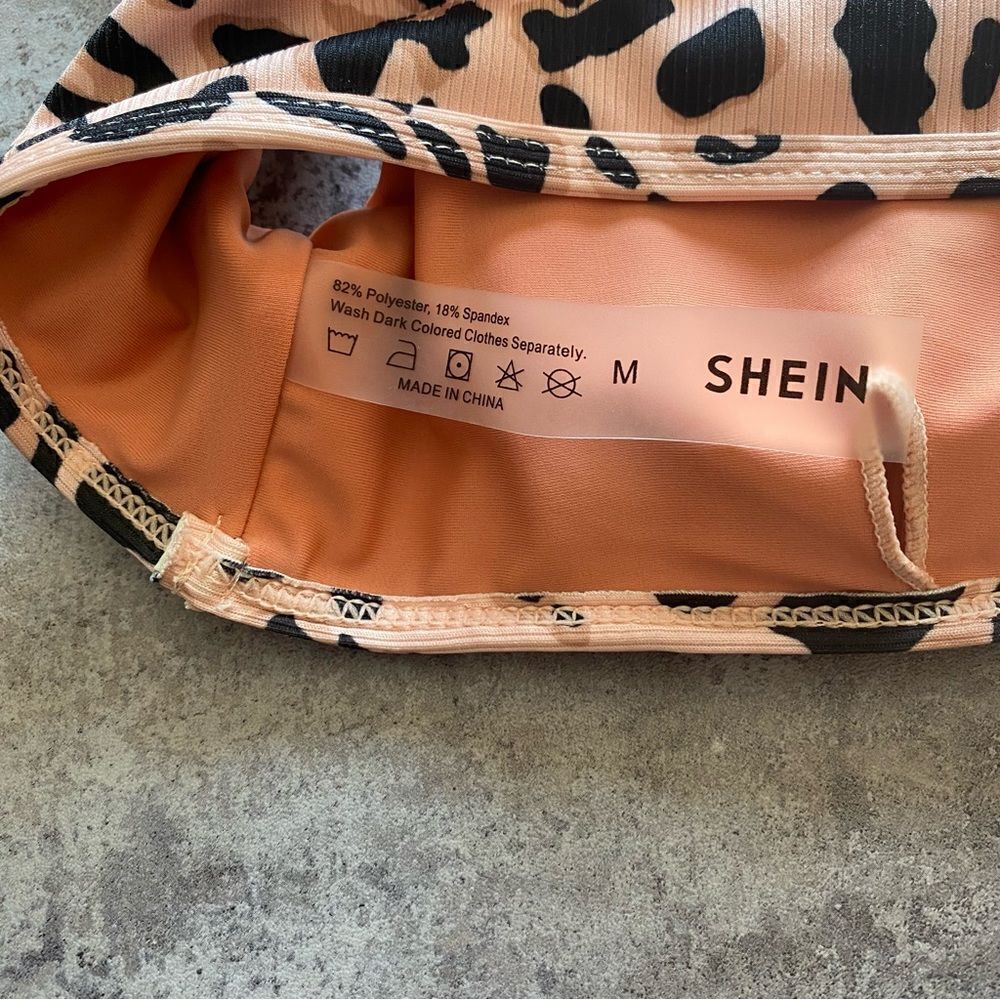 SHEIN Bikini Top Blush Leopard Peach Medium Peekaboo Beach Vacation - Picture 5 of 9